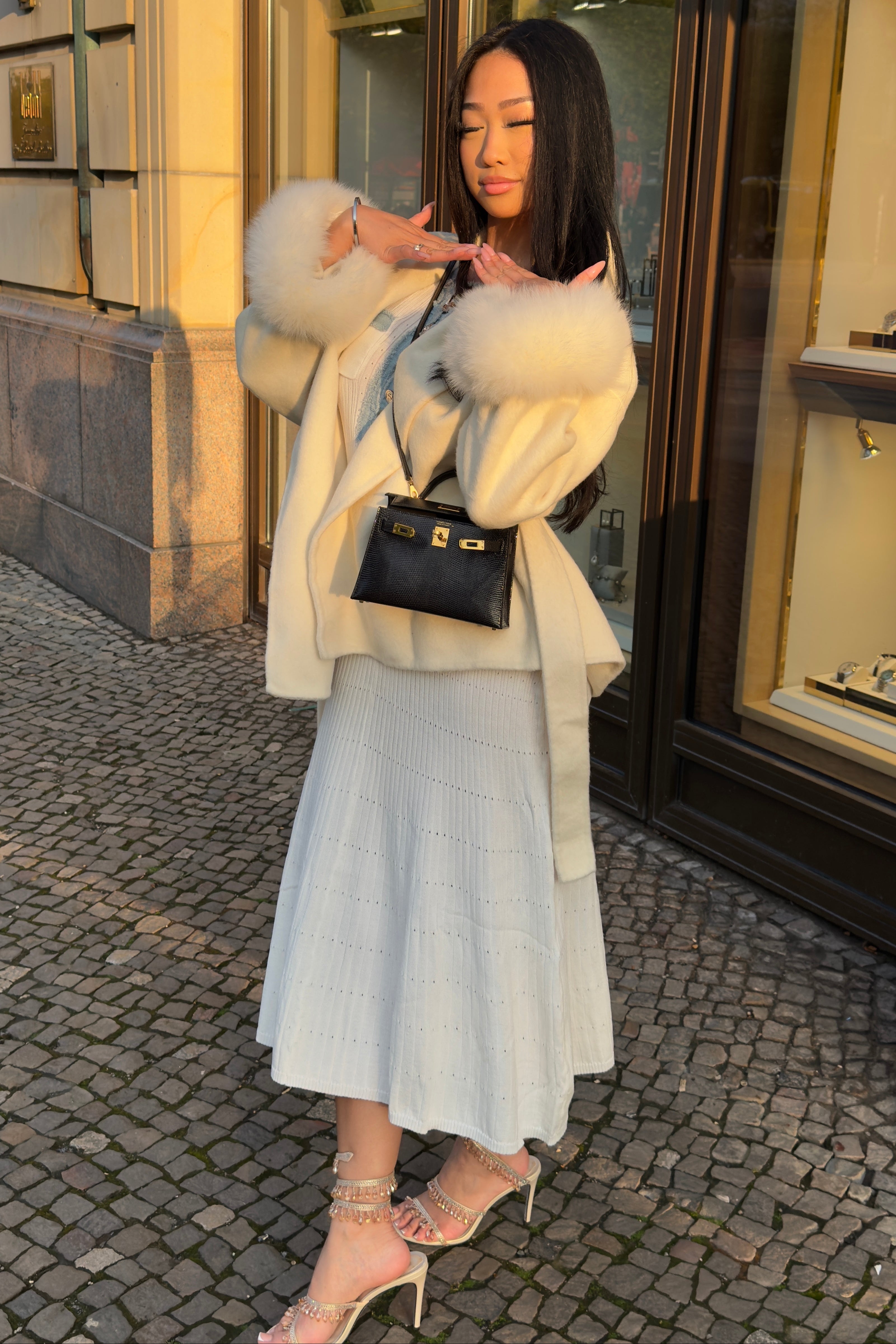 Kurzer Wollmantel mit Fellärmel - THE BERGEN SNOW creme white