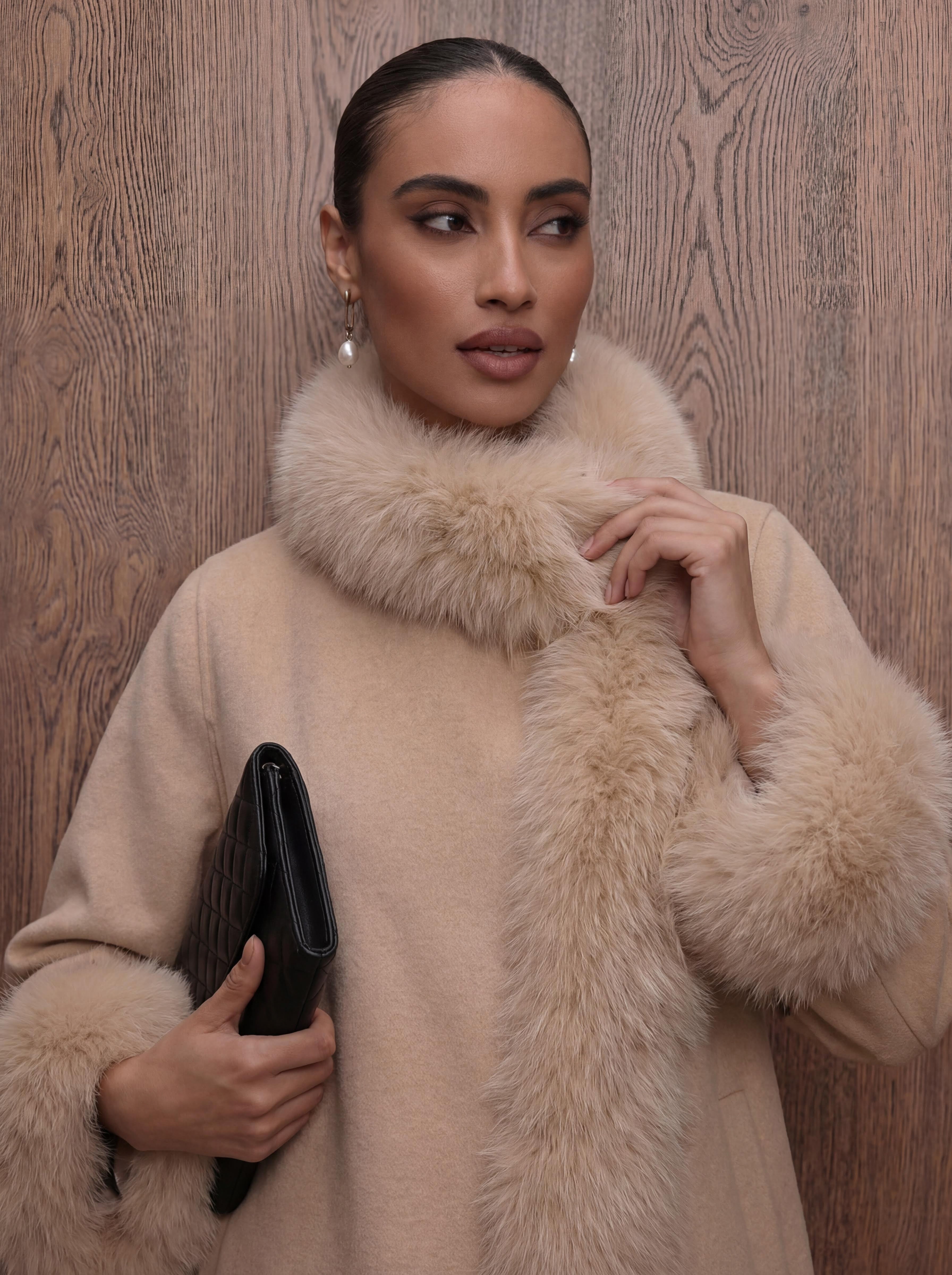 The Malmö - Mantel aus Kaschmir mit Vintage Pelz