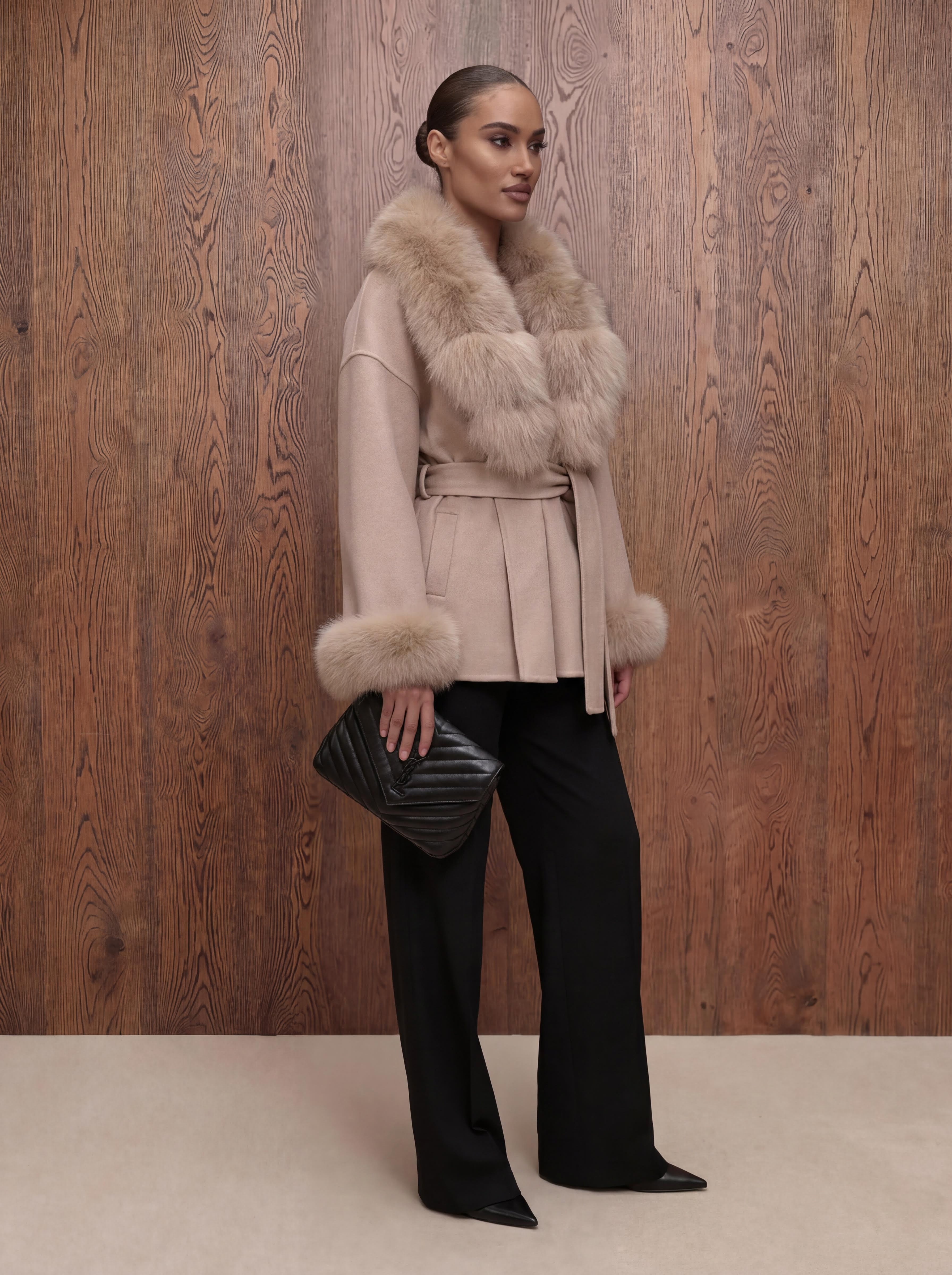 The ODESSA - Kaschmirmantel mit Pelzkragen Taupe
