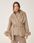 Kurzer Wollmantel mit Fellärmel - THE COPENHAGEN Taupe
