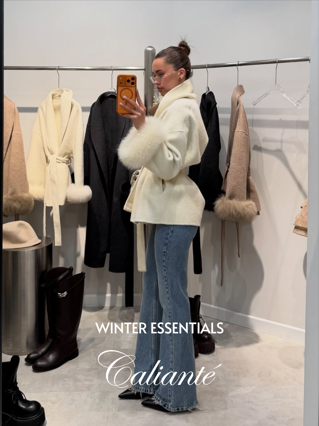 Kurzer Wollmantel mit Fellärmel - THE BERGEN SNOW creme white