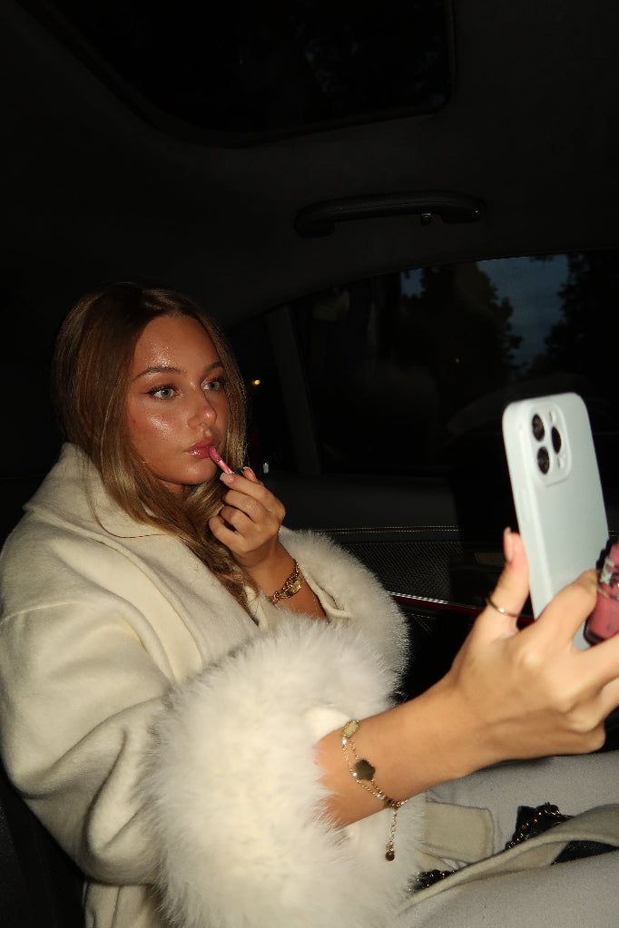 Kurzer Wollmantel mit Fellärmel - THE BERGEN SNOW creme white