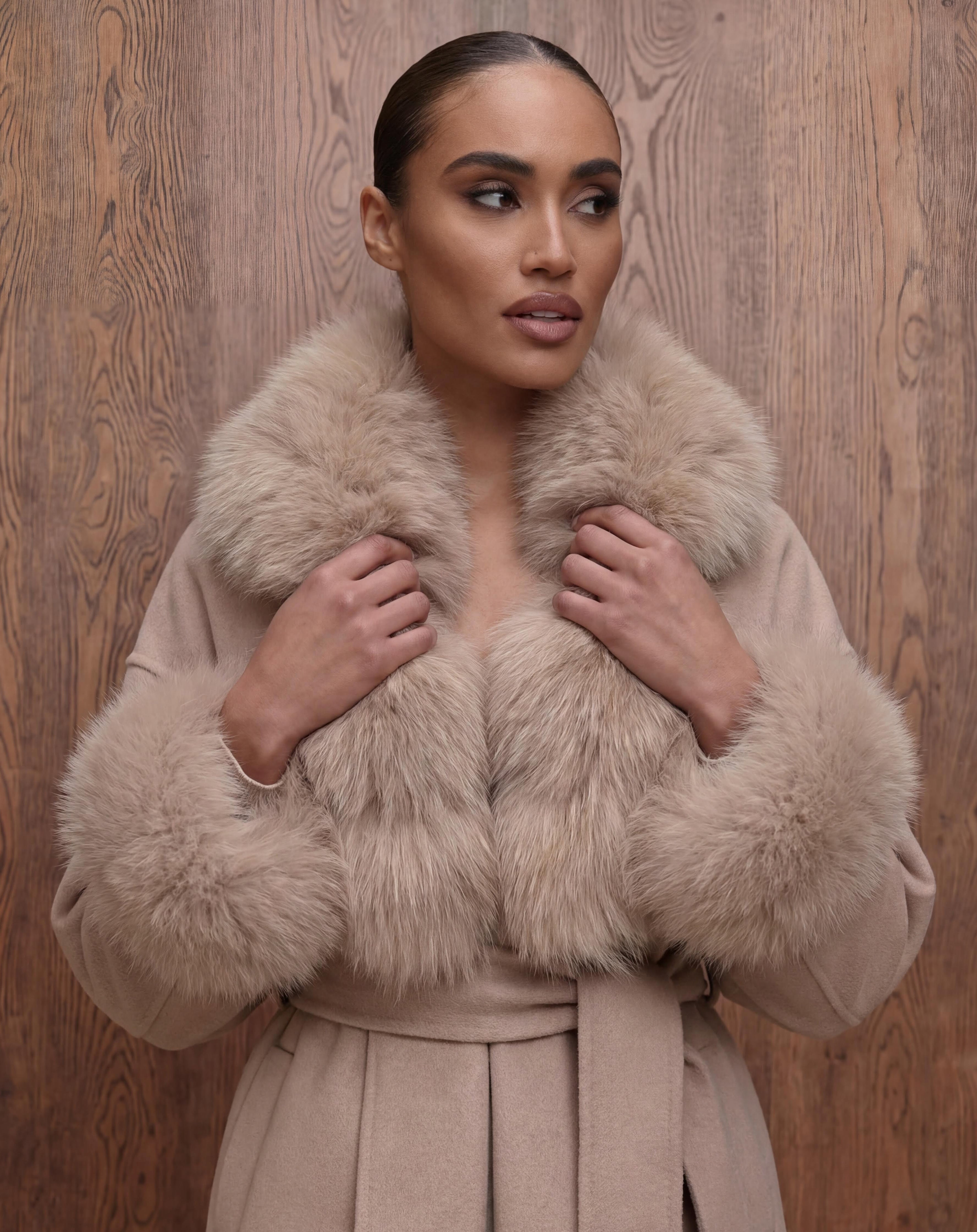 The ODESSA - Cashmere coat with fur collar, taupe