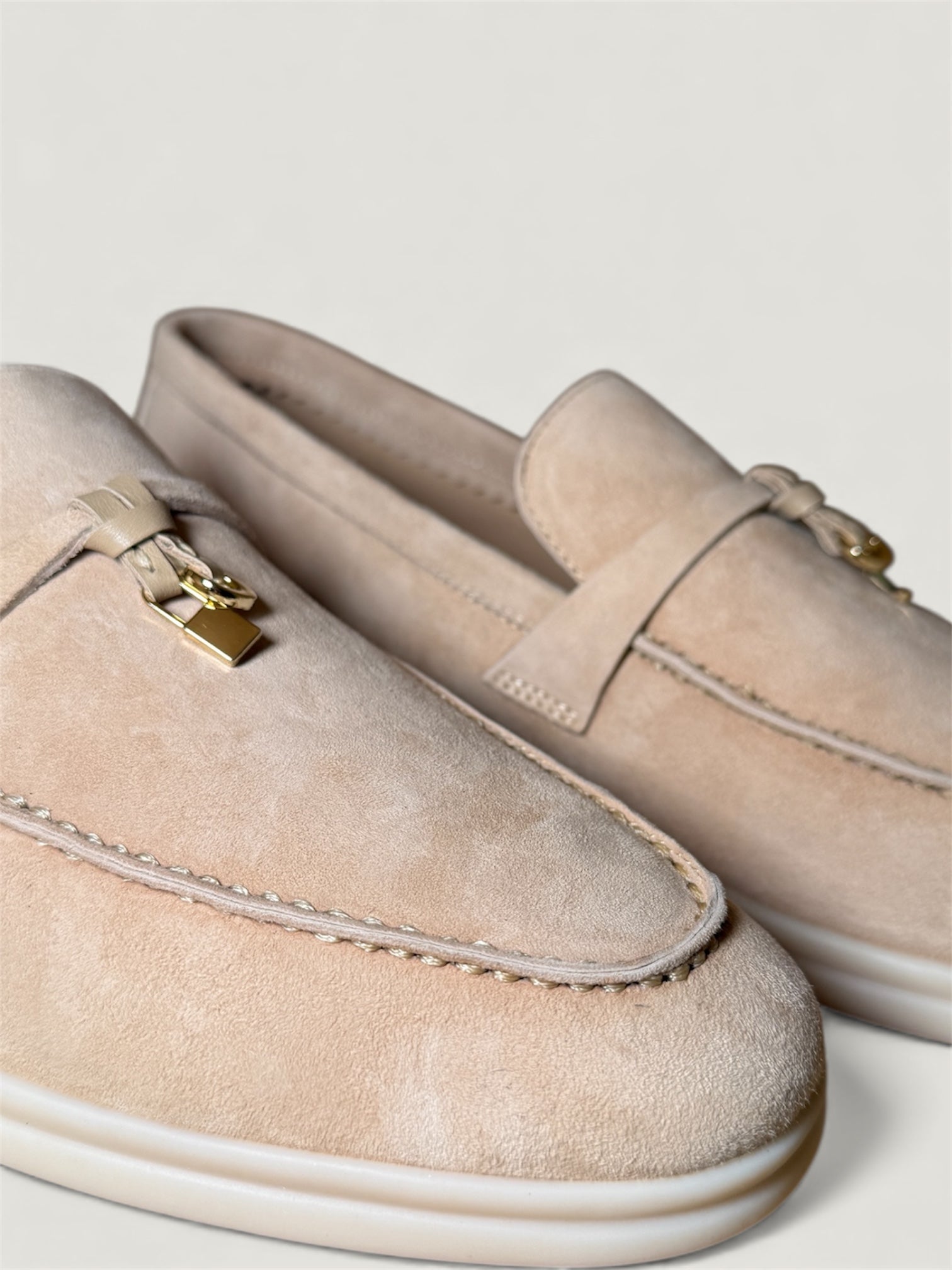 Classic Amulet Loafer Champagne Beige Women