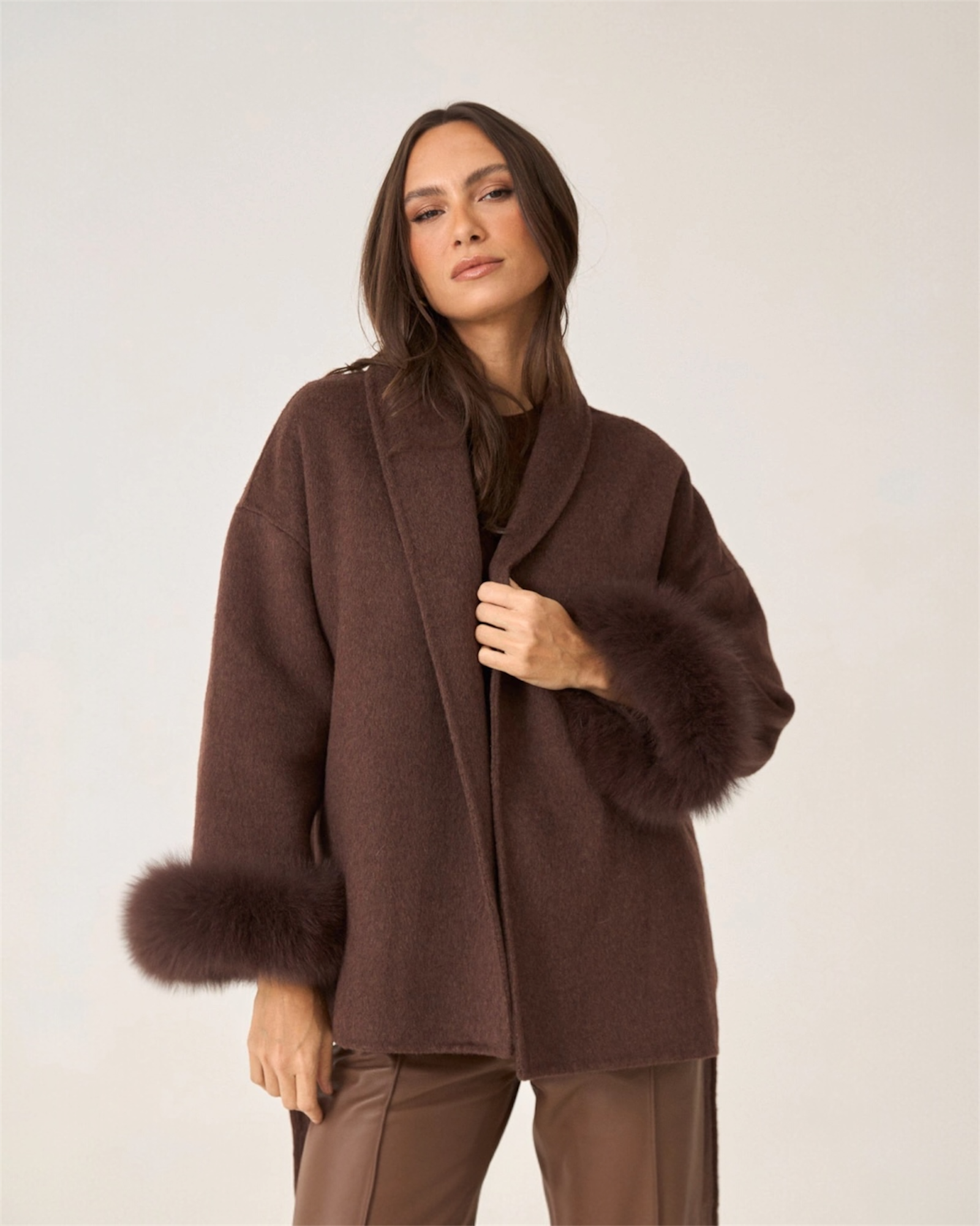 Kurzer Wollmantel mit Fellärmel -  THE LUND ESPRESSO Espresso Brown