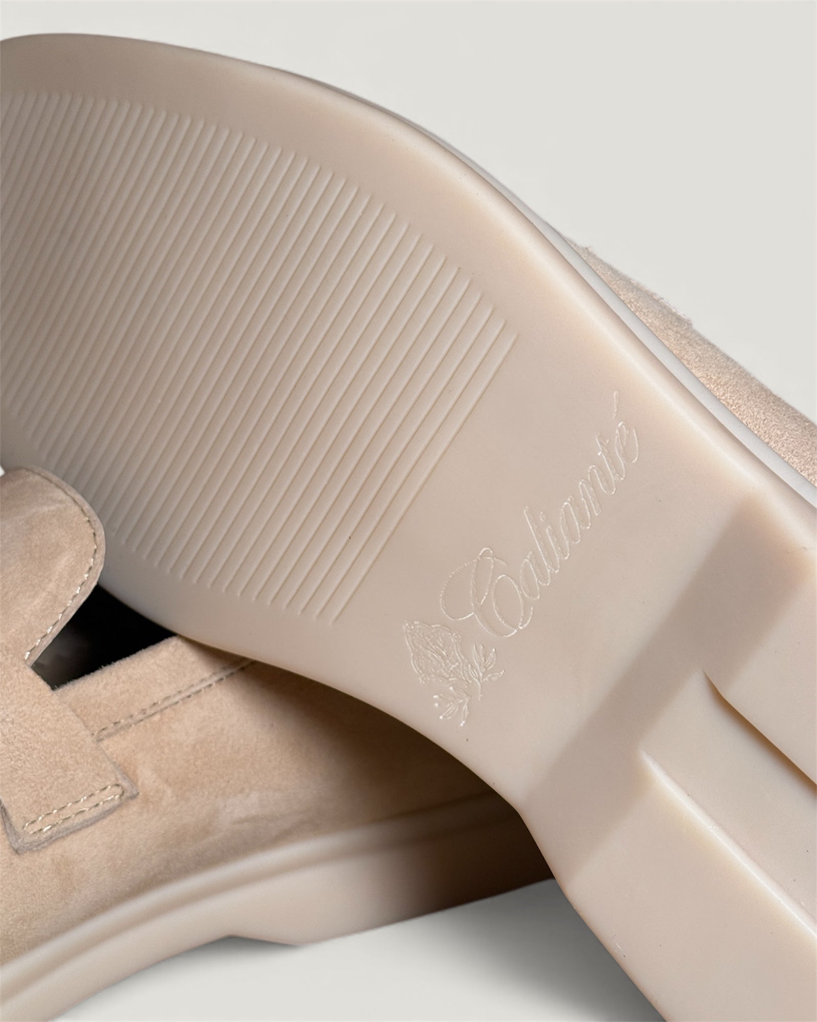 Classic Amulet Loafer Champagne Beige Women