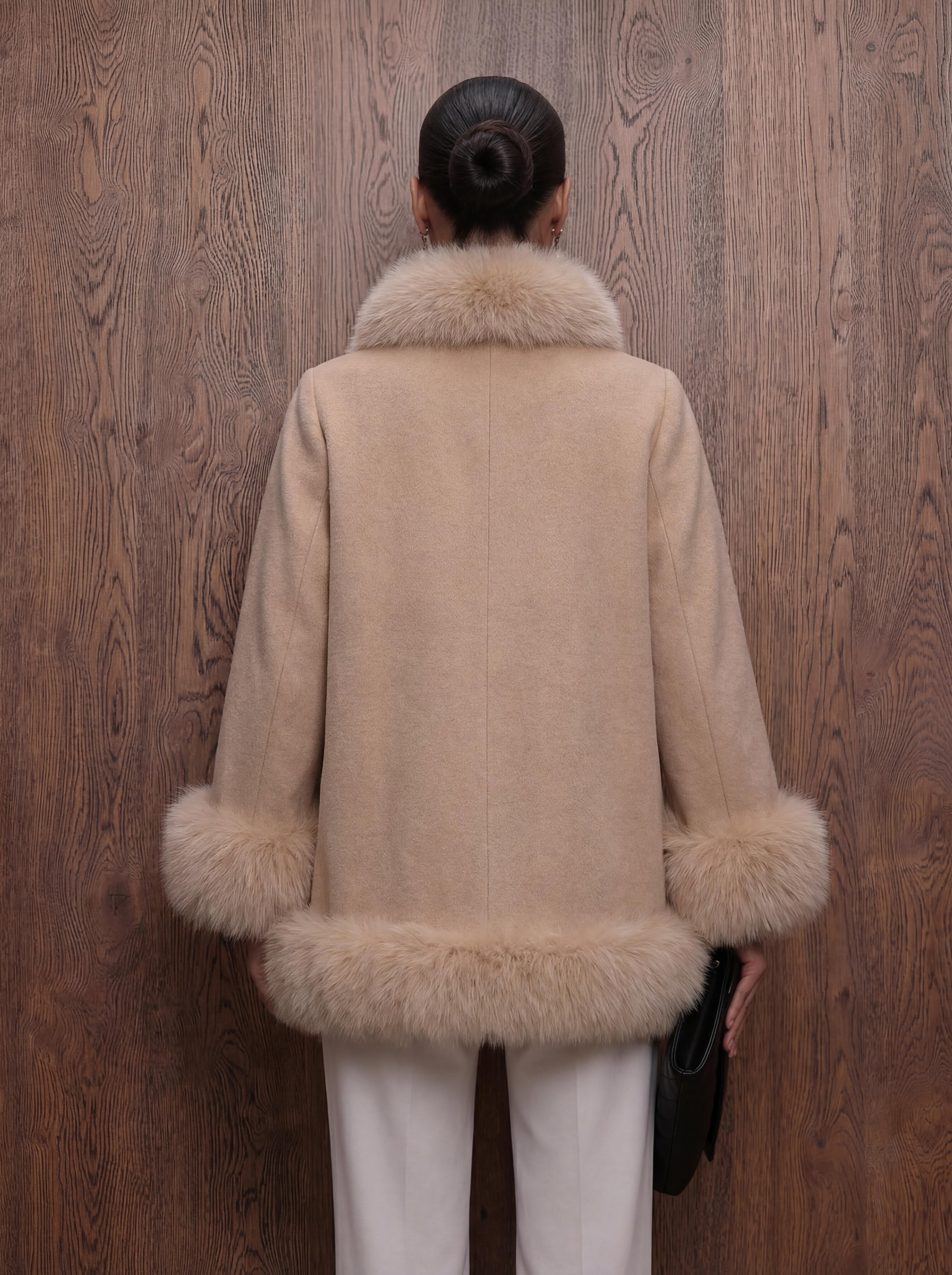 The Malmö - Mantel aus Kaschmir mit Vintage Pelz
