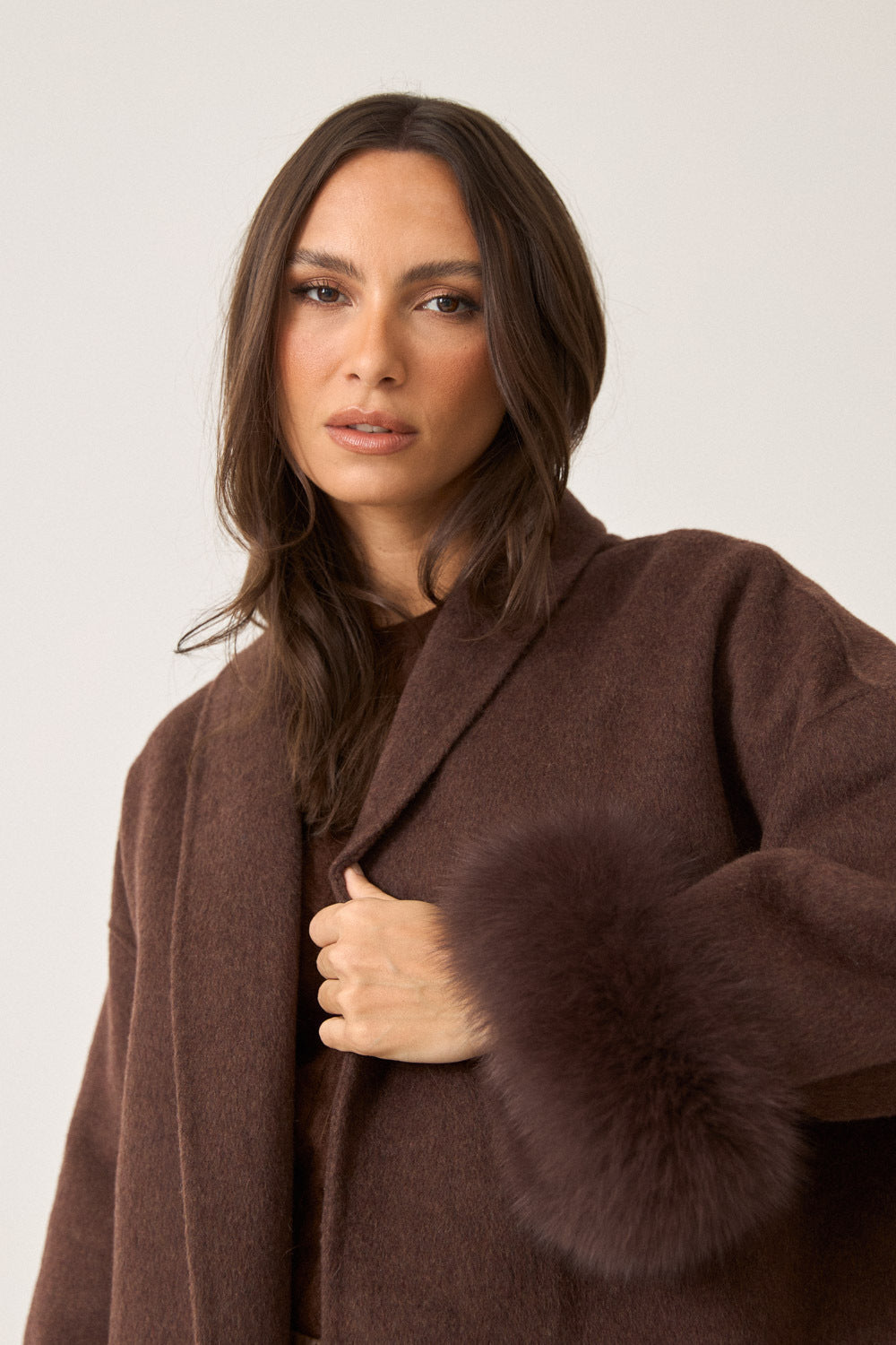 Kurzer Wollmantel mit Fellärmel -  THE LUND ESPRESSO Espresso Brown