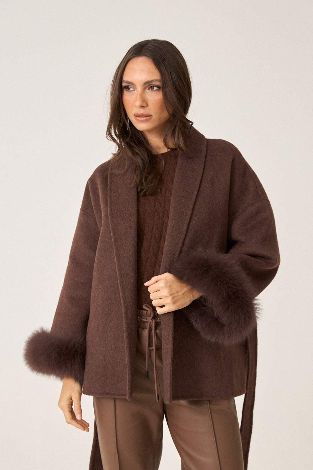 Kurzer Wollmantel mit Fellärmel -  THE LUND ESPRESSO Espresso Brown