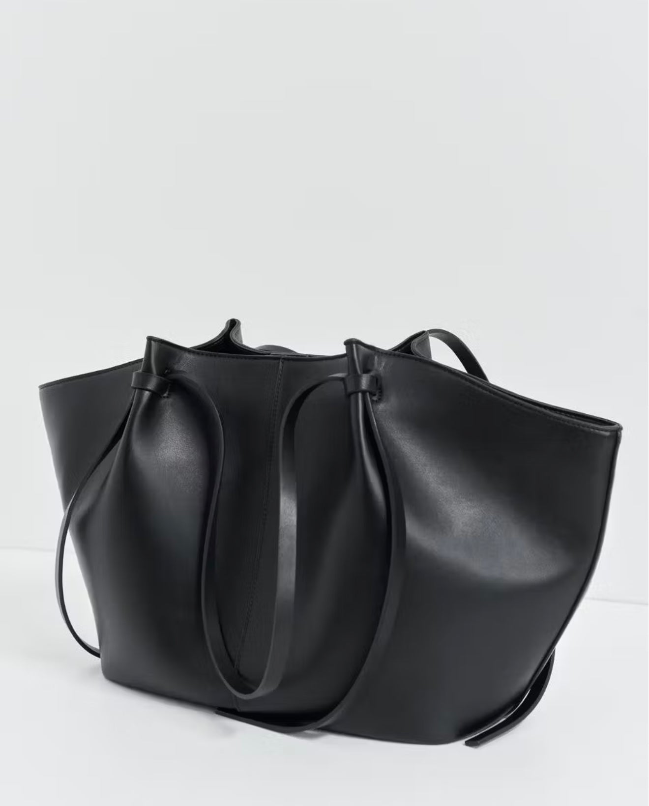 Uni Tasche mit langen Riemen