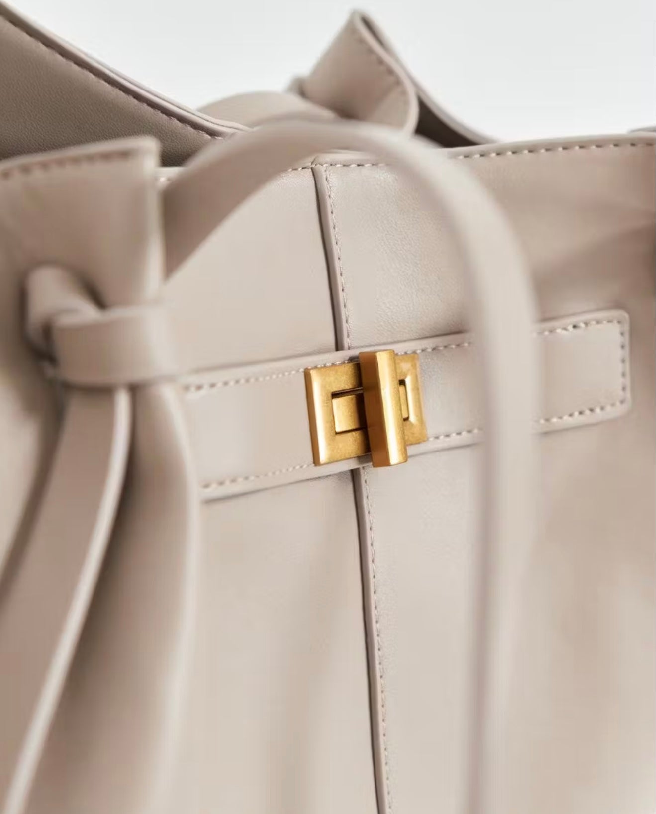 Uni Tasche mit langen Riemen