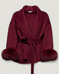Kurzer Wollmantel mit Fellärmel - THE HELSINKI VELVET Burgundyrot